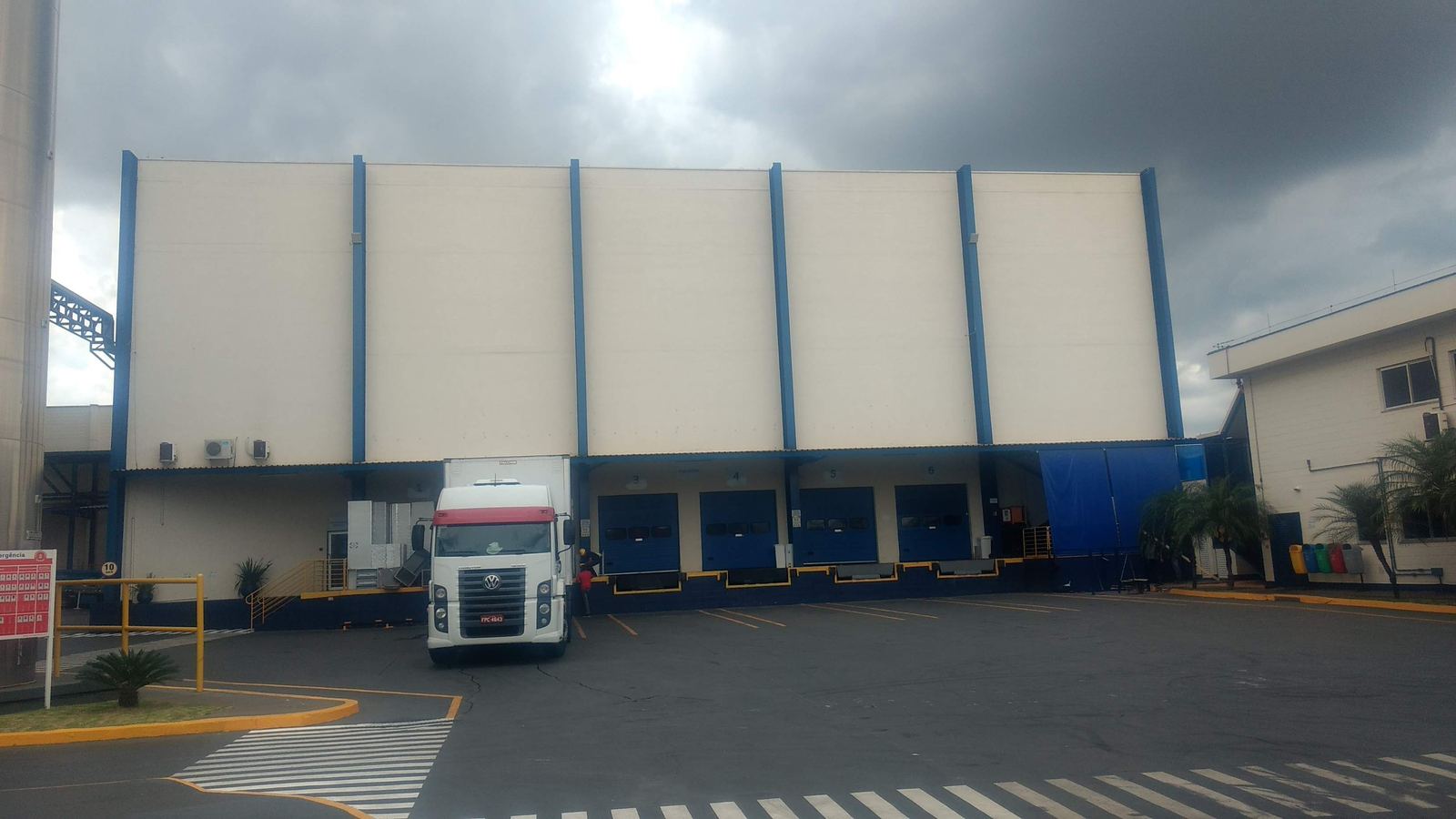 Biosintética: recuperação estrutural em edificação farmacêutica