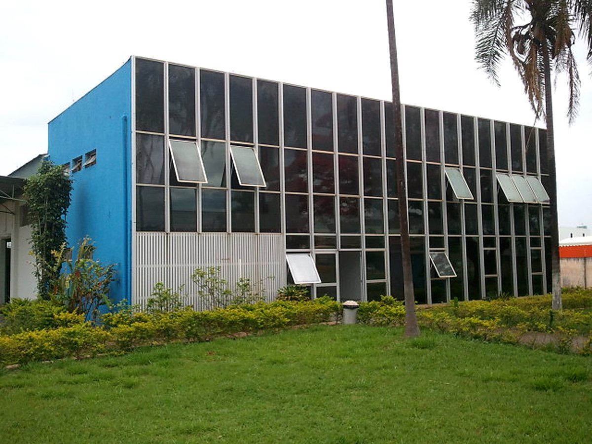 Medicamentos Santa Cruz — inspeção e recuperação de fachada